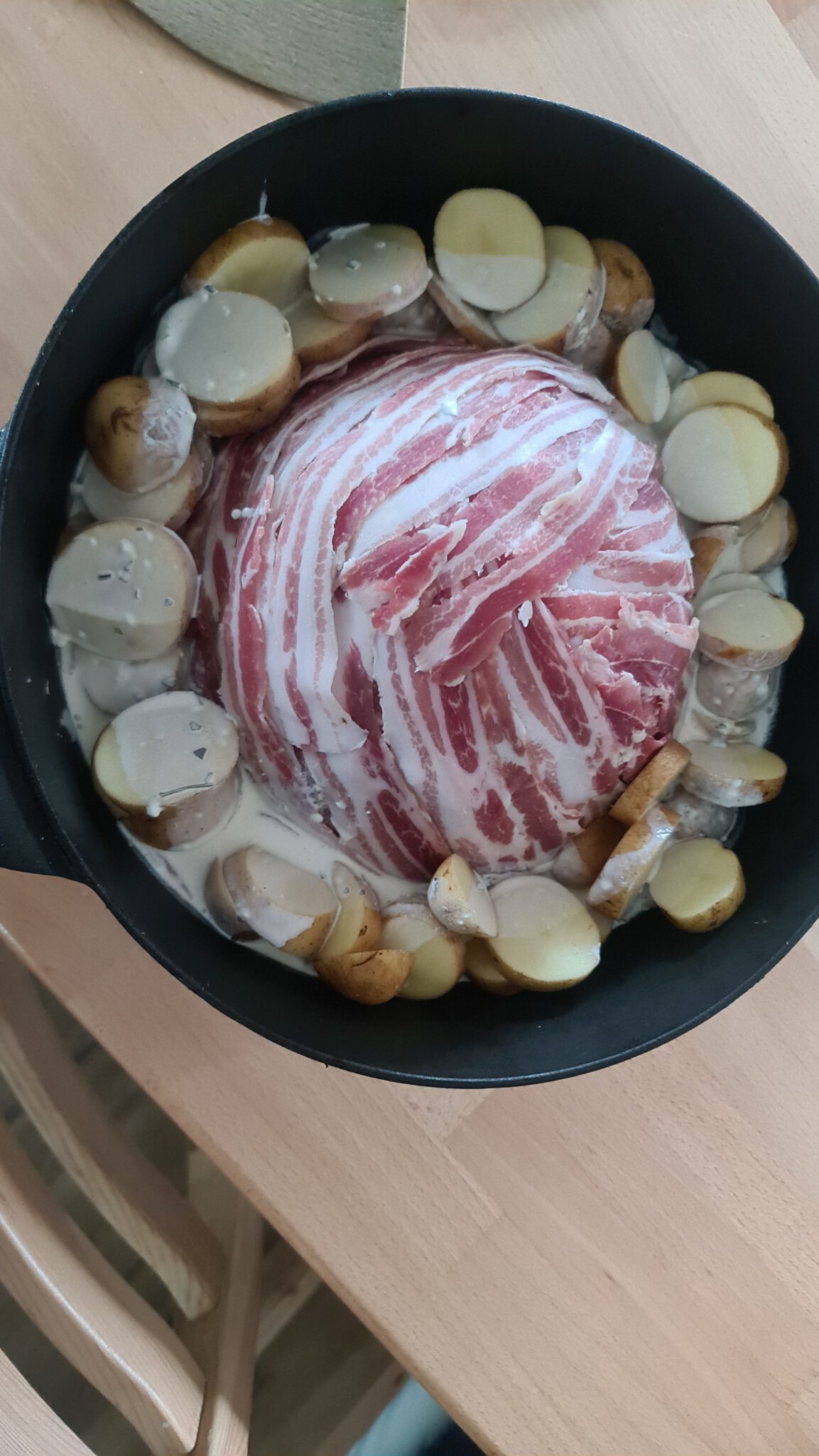 BlumenkohlBombe aus dem DutchOven Kochteufelchen